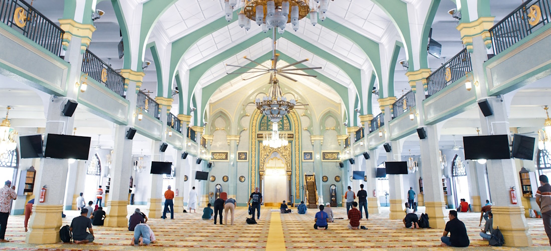 worshippers in the Masjid Sultan