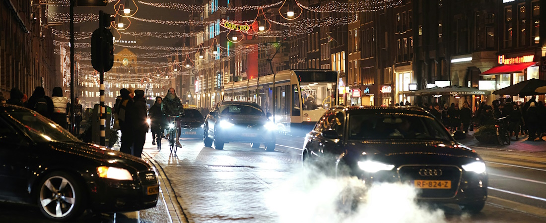 Traffic at Night by Dmitrii Eliuseev