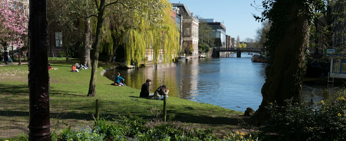 Park by the Canal by Fons Heijnsbroek