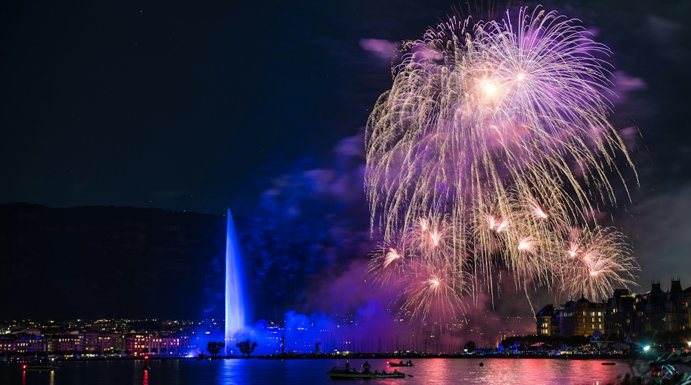 Fireworks and the Jet d’Eau by Rene Torres on Unsplash