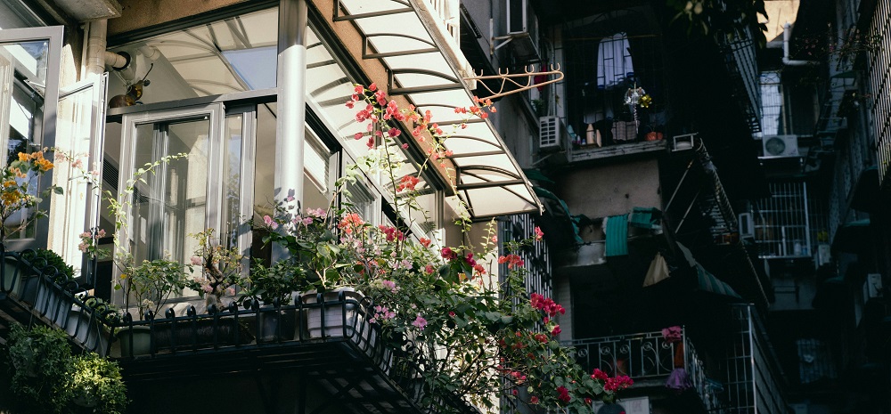 Apartment balcony in Guangzhou by Max Zhang