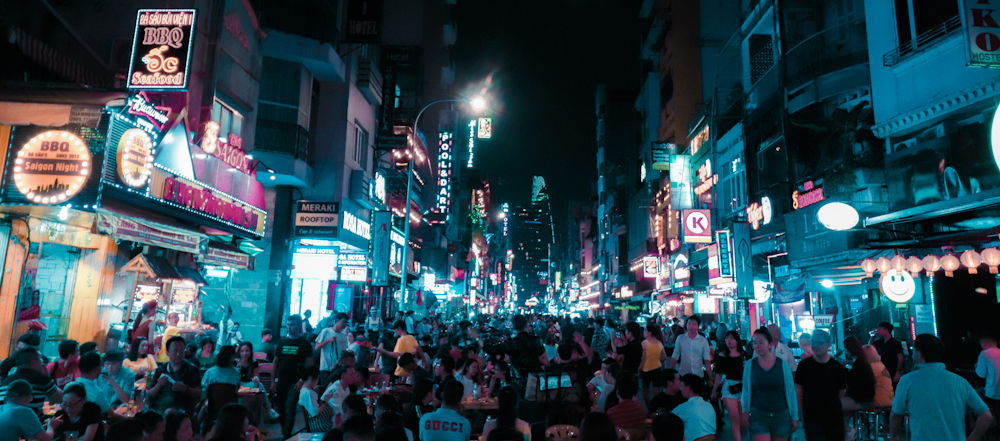 Crowd in Ho Chi Minh City by Matias Malka on Unsplash