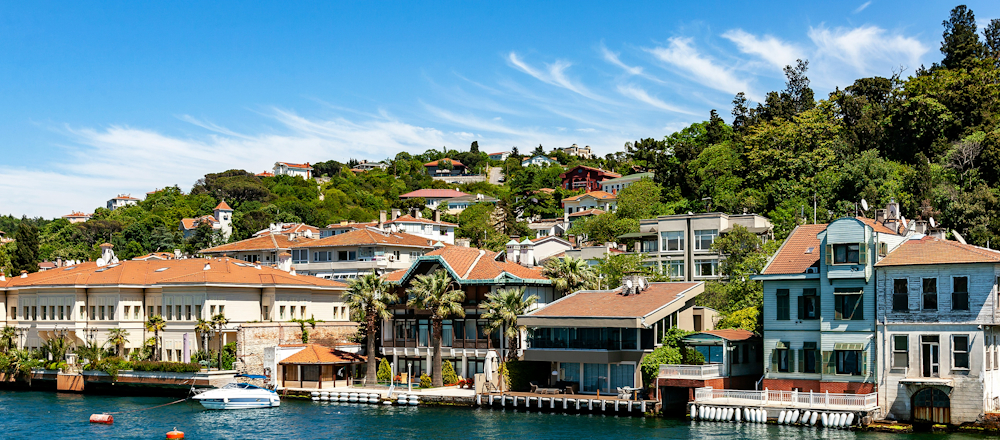 Houses on the Bosphorus Coast by Hulki Okan Tabak on Unsplash
