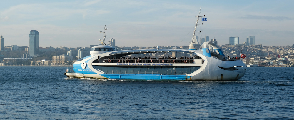 Istanbul Ferry by Anil Baki Durmus on Unsplash