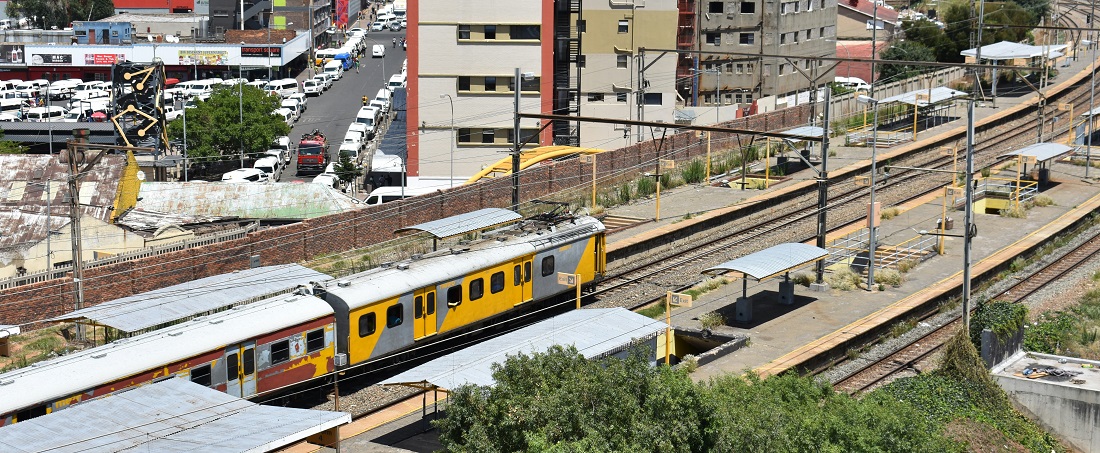 Metrorail train in Johannesburg by Angelo Moleele