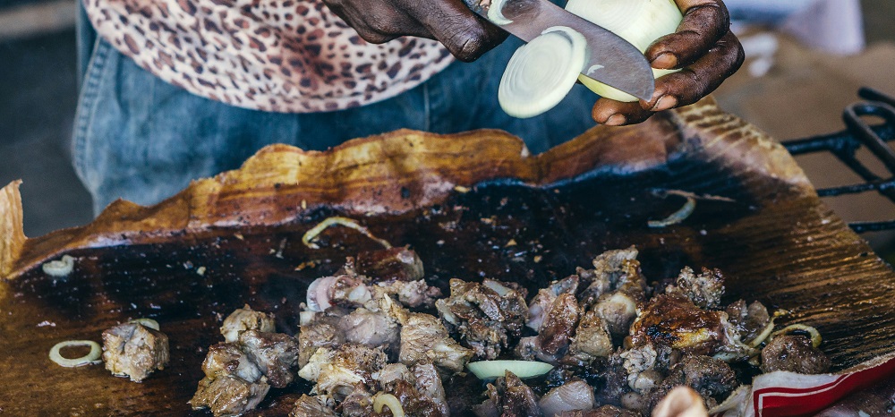 Street food in Luanda by Caixa Dombaxe from Unsplash