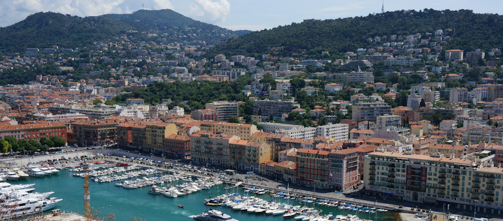 Nice Cityscape by Paul Teysen on Unsplash