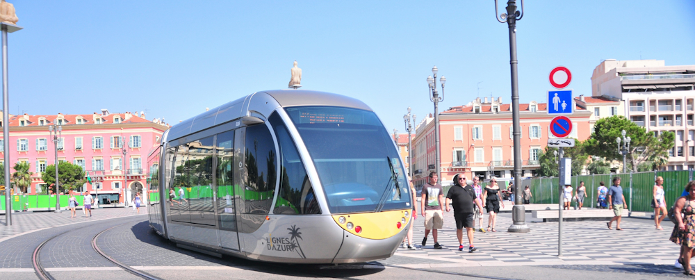 Tram in Nice by Amira El Fohail on Unsplash