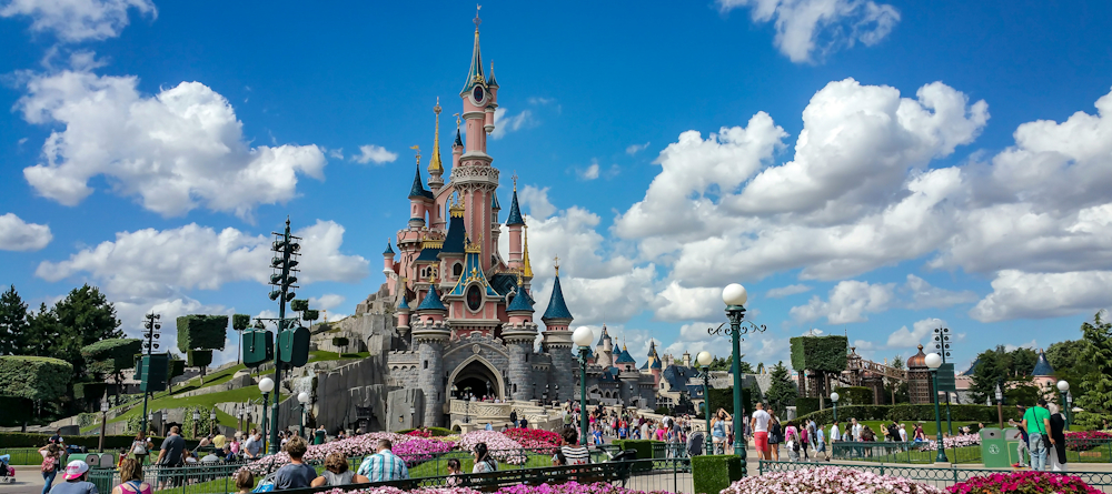 Disneyland Paris by Toni Pomar on Unsplash