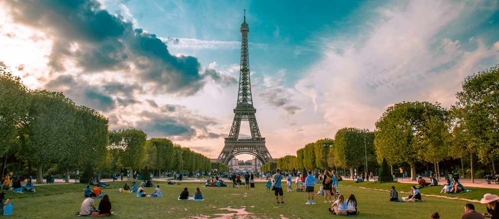 Eiffel Tower in Paris by Il Vagabiondo on Unsplash
