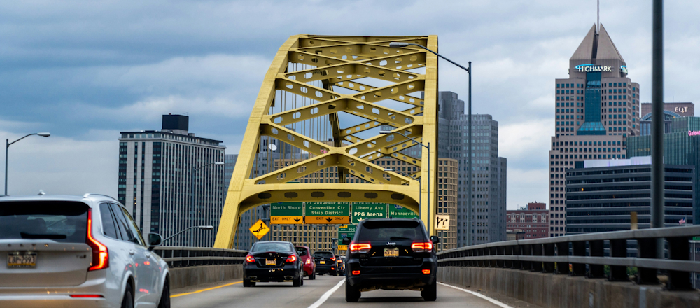 Cars on Fort Pitt Bridge by Yuhan Du on Unsplash
