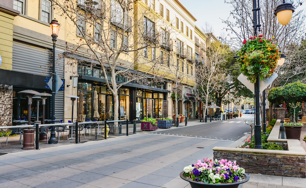 Streetside shops and cafes in San Jose