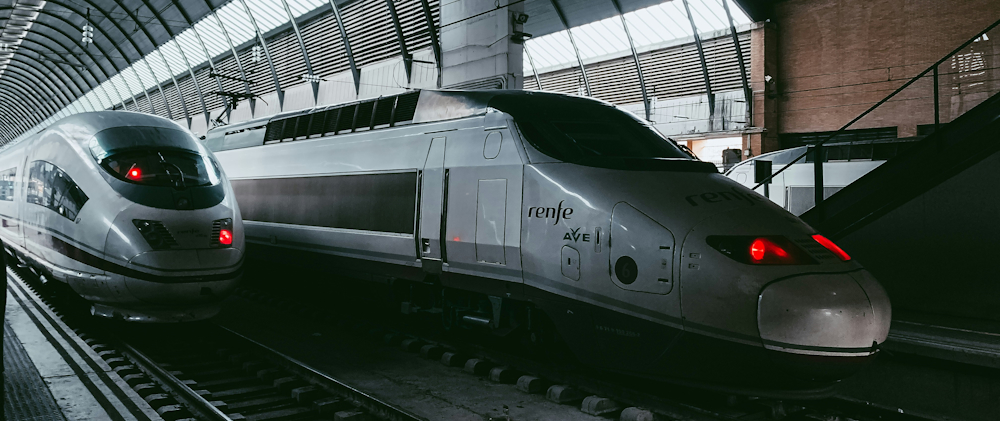 Trains in Seville Station by Marcelo on Unsplash