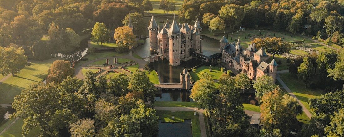 Castle De Haar in Utrecht by Sven W