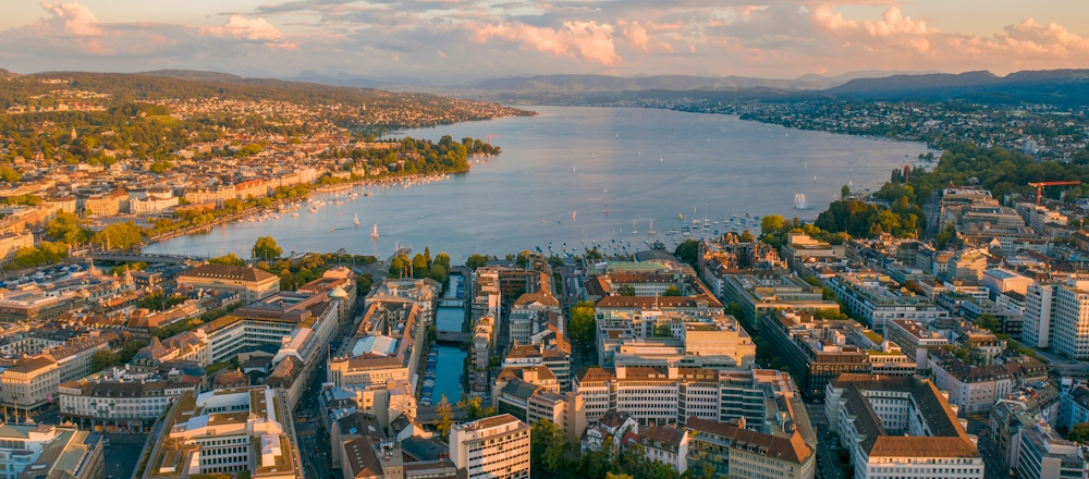 Zurich Cityscape by Henrique Ferreira on Unsplash