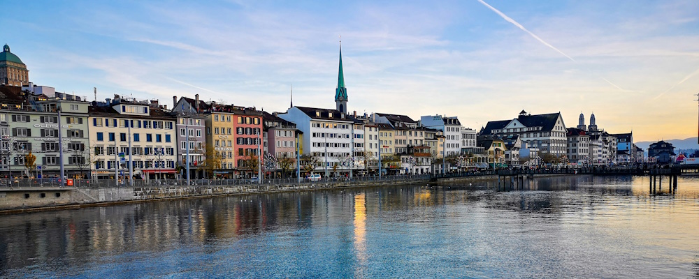 Waterfront in Zurich by BNW Photo Exercise on Unsplash