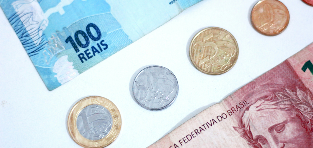 Brazilian Reais and Centavos by Daniel Dan on Unsplash