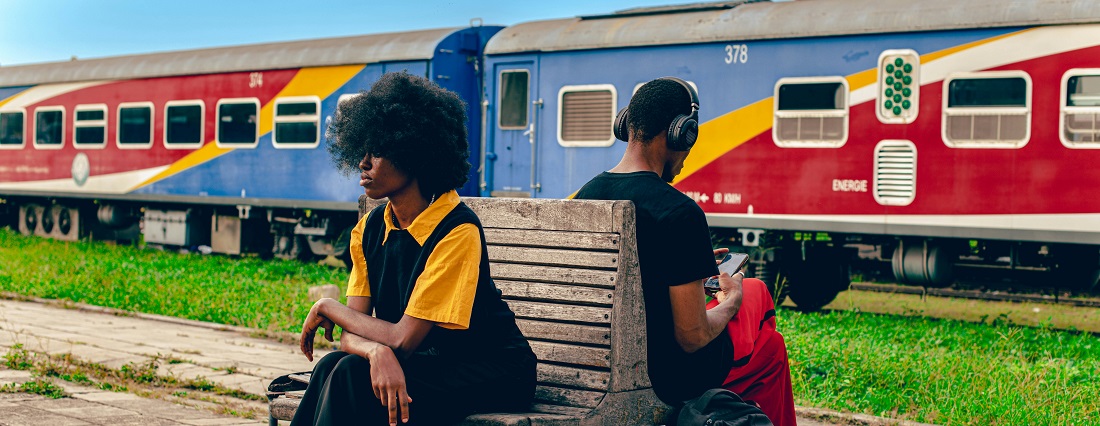 Train in Kinshasa by Johnnathan Tshibangu from Unsplash