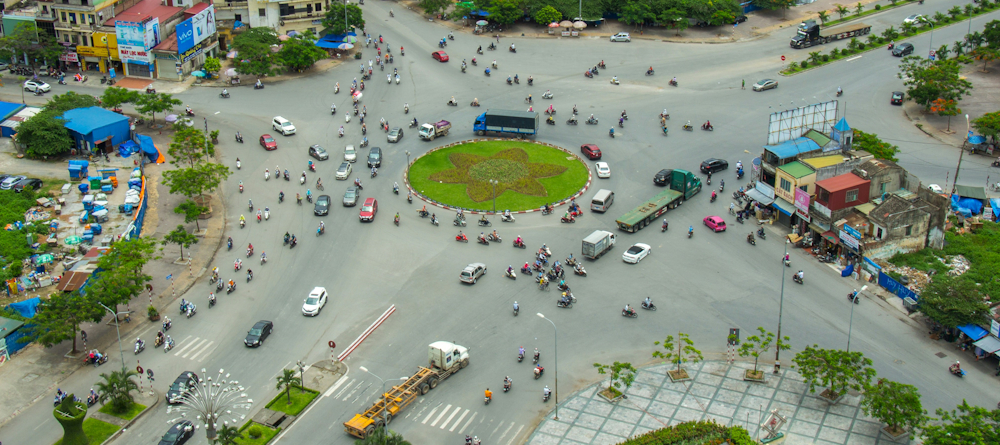 Traffic Flow in Hải Phòng, Vietnam, by Valentin on Unsplash